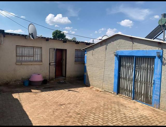 9 BEDROOM HOUSE FOR SALE IN KAALFONTEIN